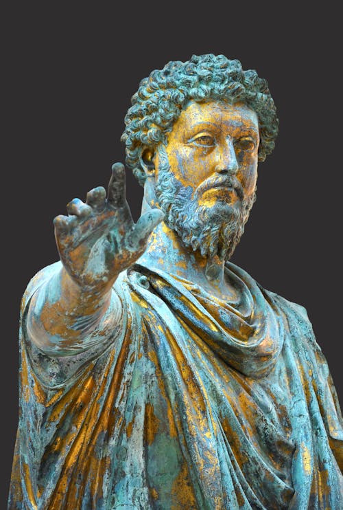 Estatua del emperador y filósofo estoico Marco Aurelio, autor de Meditaciones.